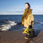 Pisa Design Merinowool scarf and poncho with Agent bag